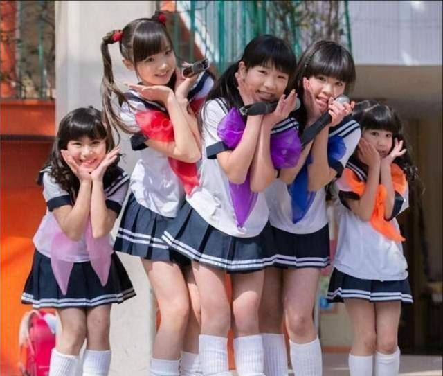 完这组照片中国家长懵了：这确定是小孩？CQ9电子登录注册日本女孩有多早熟？看(图4)