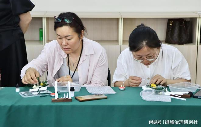 行”——关爱巾帼司机母亲节暖心活动CQ9电子游戏“香伴车程 母爱同(图2)